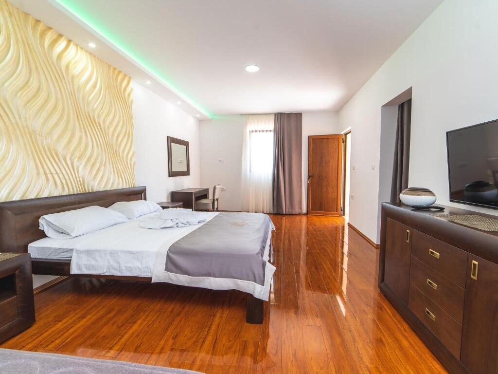 Luxury Triple Room