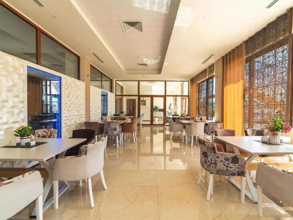 Restaurant at Hotel Royal Garden