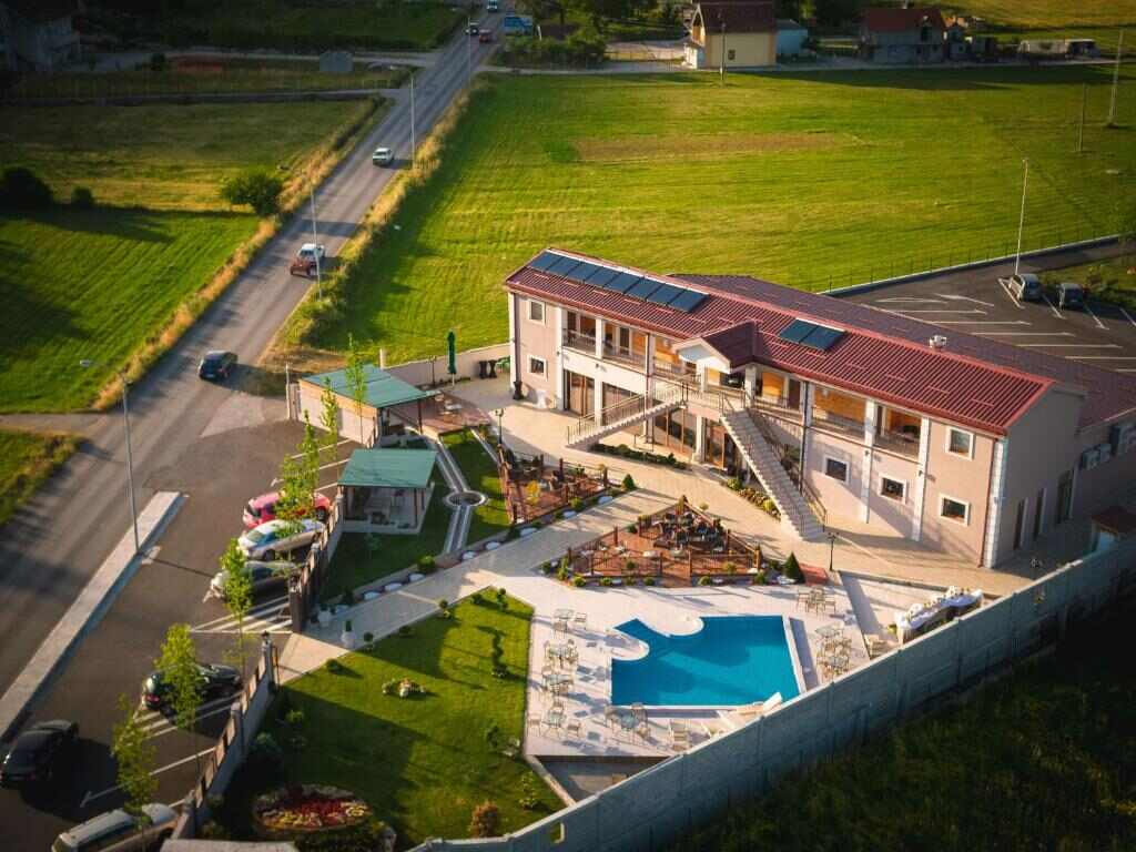 Hotel Royal Garden property with pool and garden